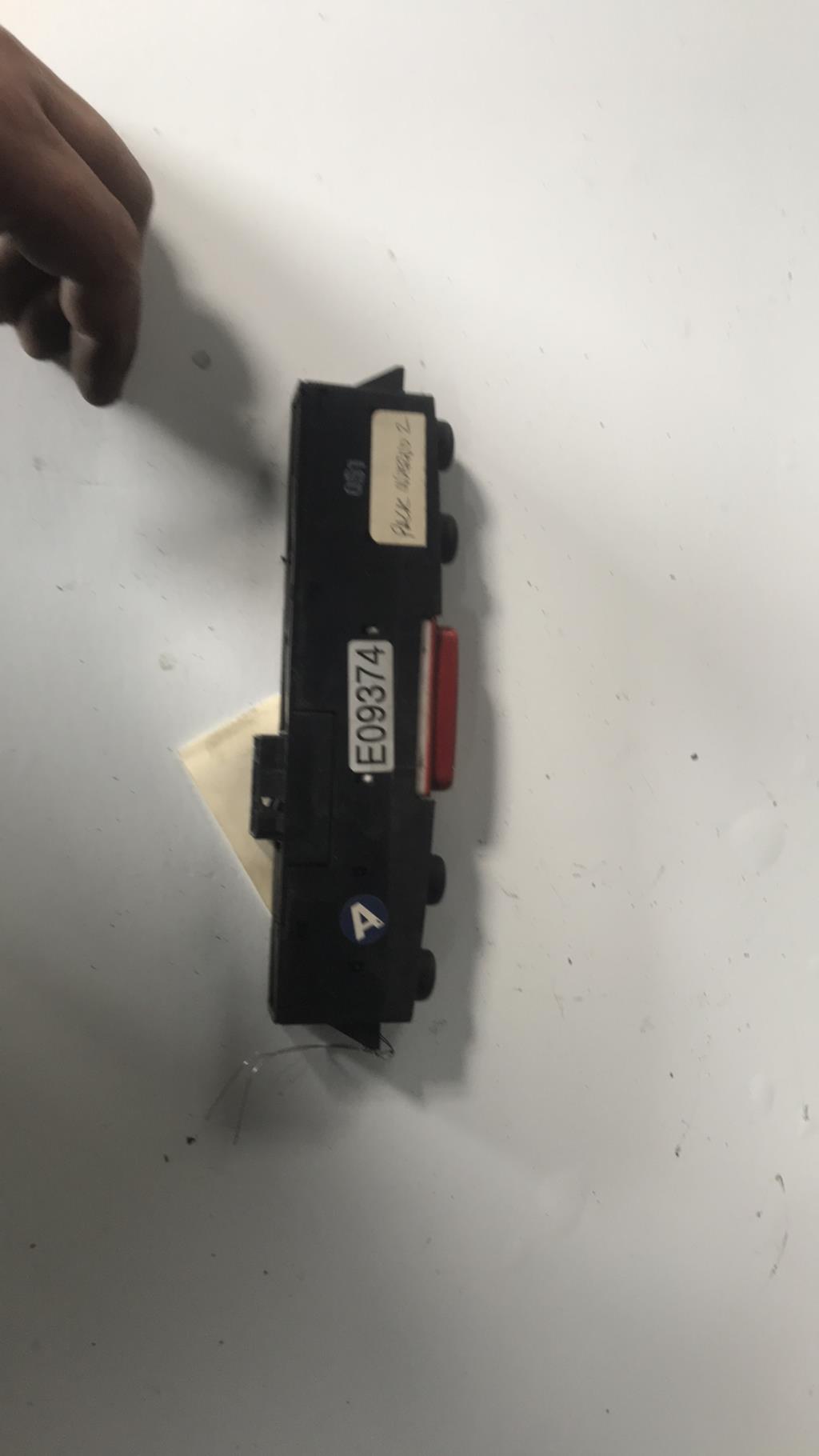 Bouton de warning ALFA ROMEO 147 PHASE 1 Essence - 1