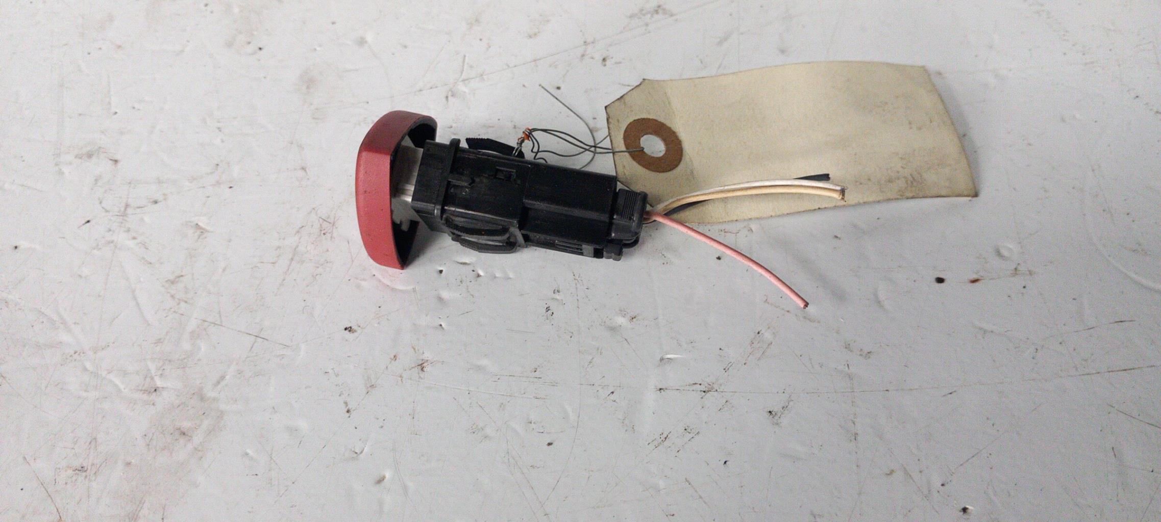 Bouton de warning RENAULT LAGUNA 2 PHASE 1 Diesel - 1