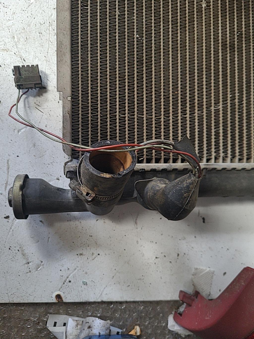 Radiateur eau PEUGEOT 205 PHASE 2 Essence - 1