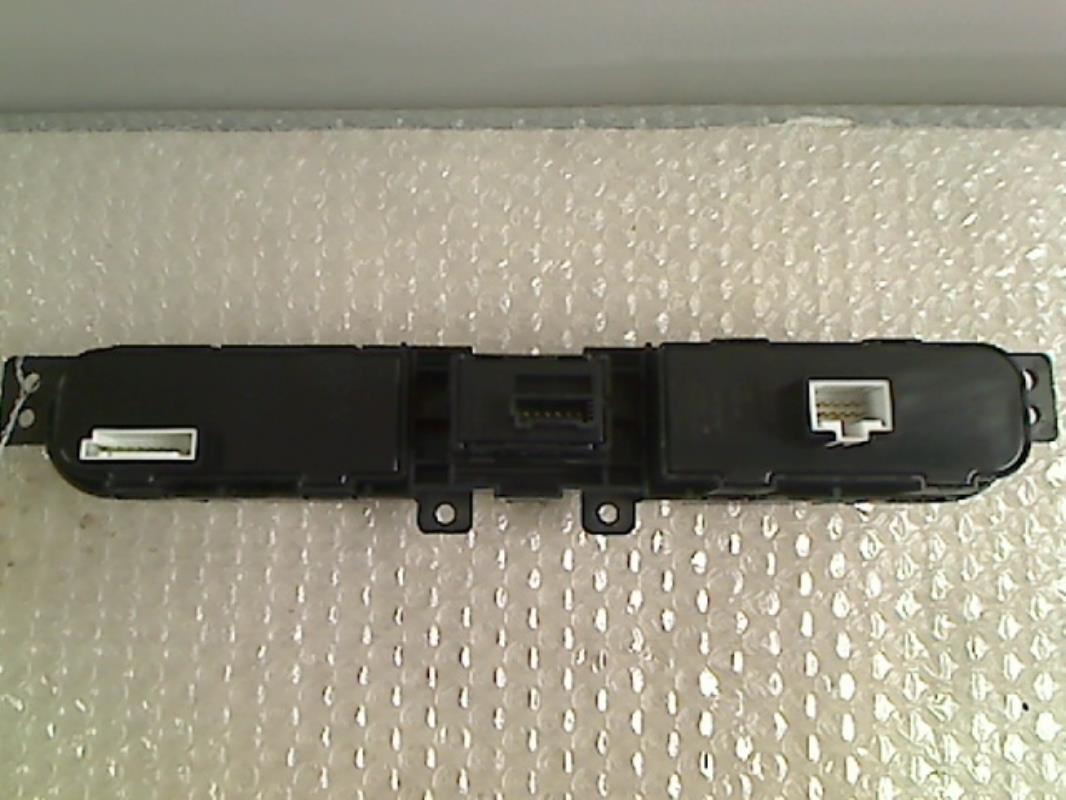 Bouton de warning KIA CARENS 4 PHASE 1 Diesel - 1