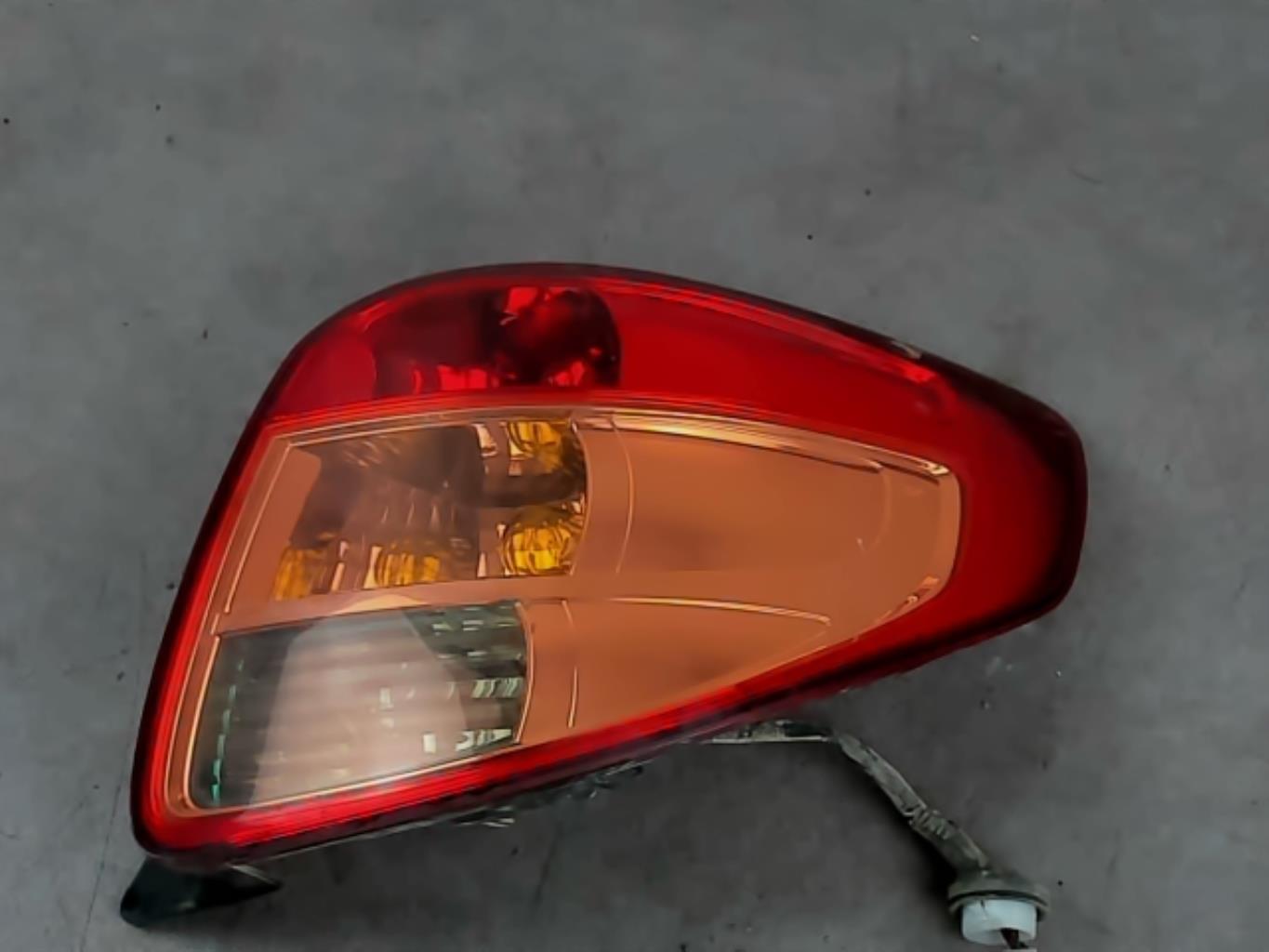 Fanale posteriore principale destro (luci) FIAT SEDICI PHASE 1 Diésel - 1