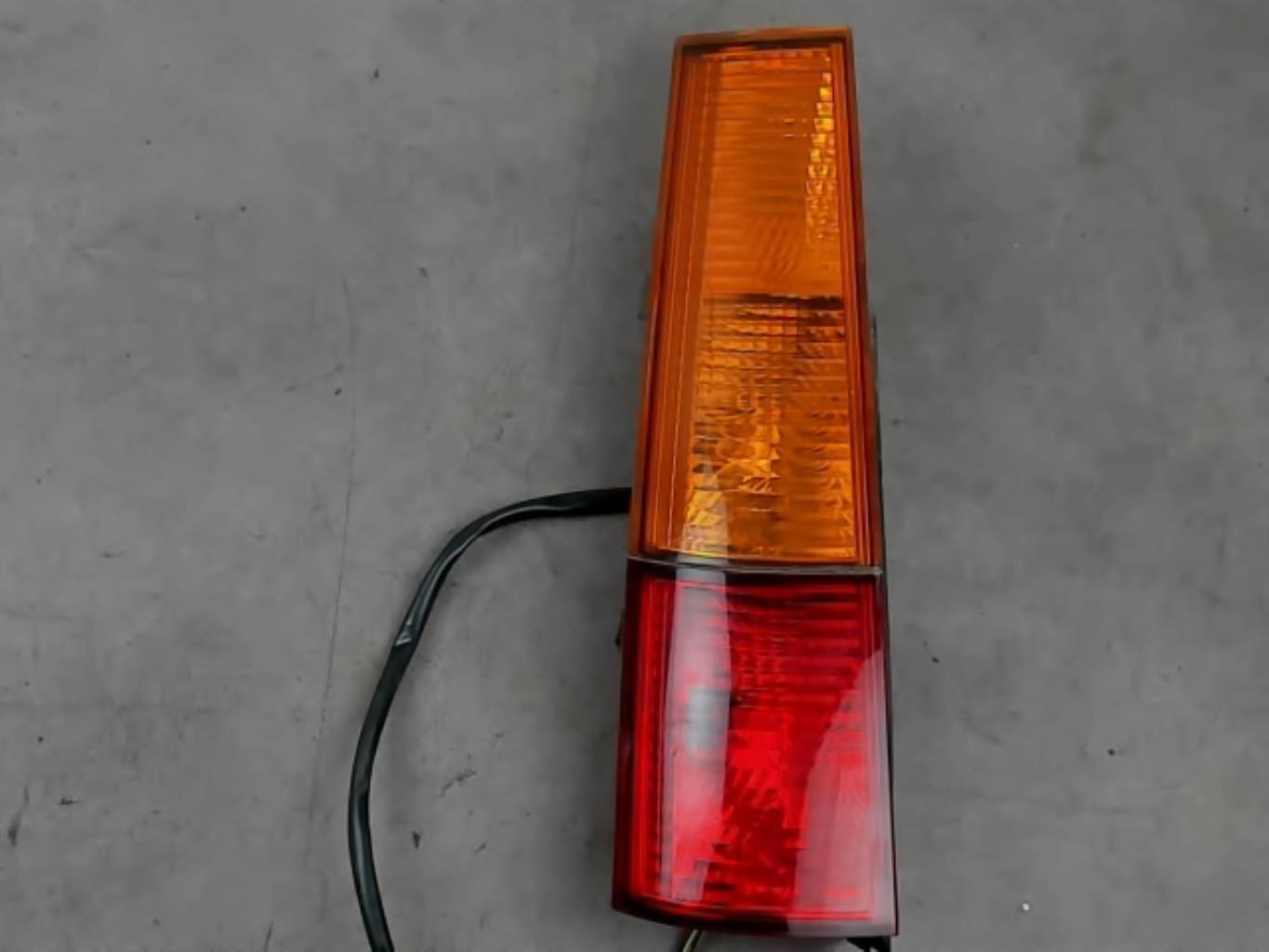 Fanale posteriore principale sinistro (luci) SUZUKI IGNIS 2 Diésel - 1