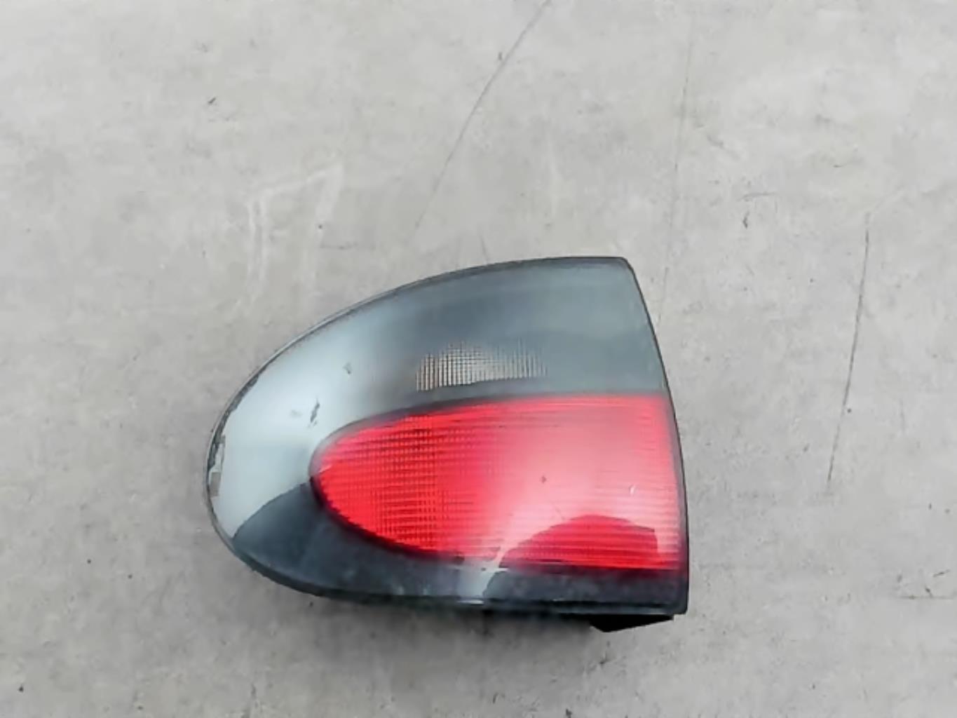 Fanale posteriore principale sinistro (luci) RENAULT MEGANE 1 PHASE 1 Diésel - 1