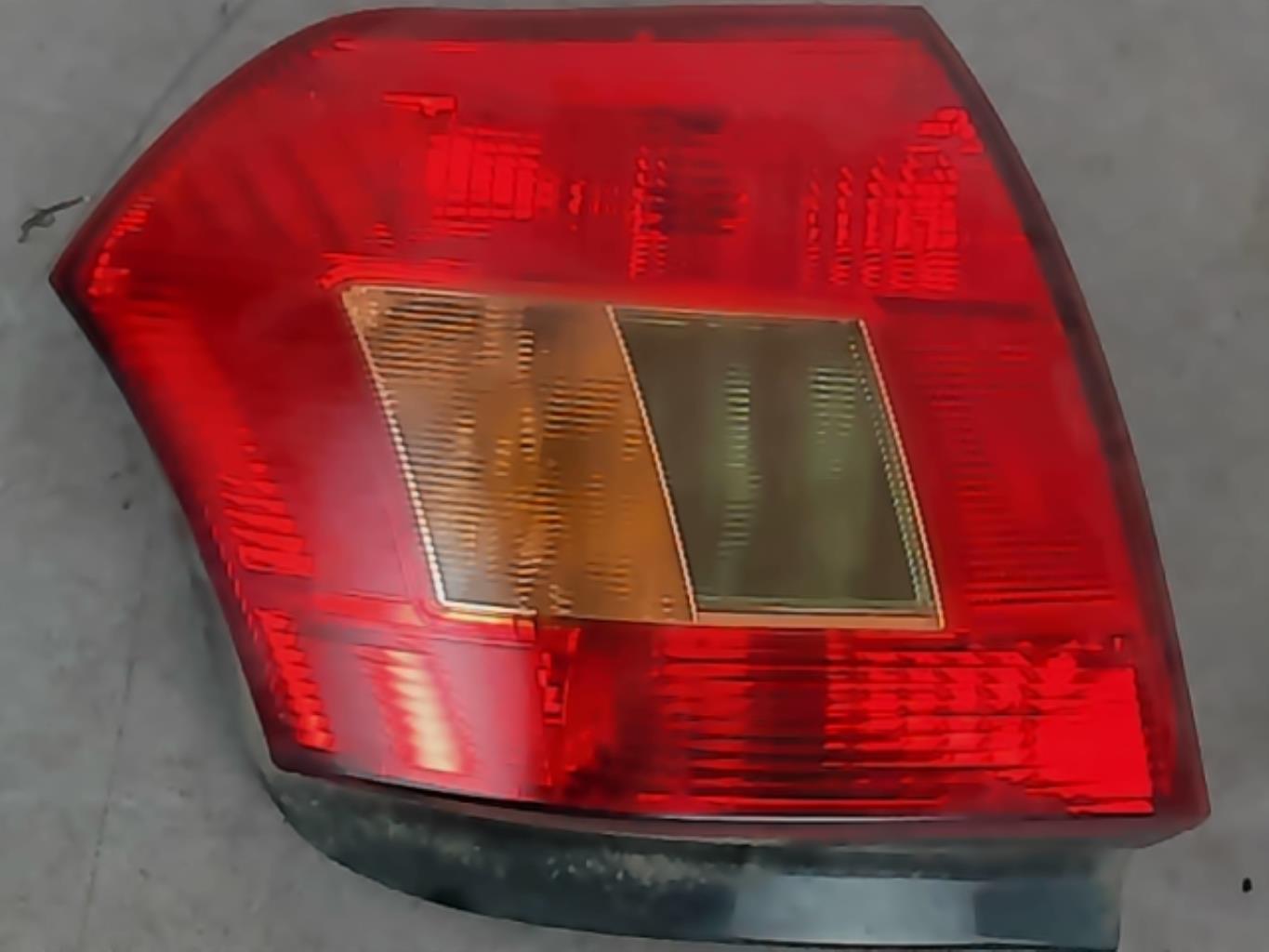 Fanale posteriore principale destro (luci) TOYOTA COROLLA 10 PHASE 1 Diésel - 1
