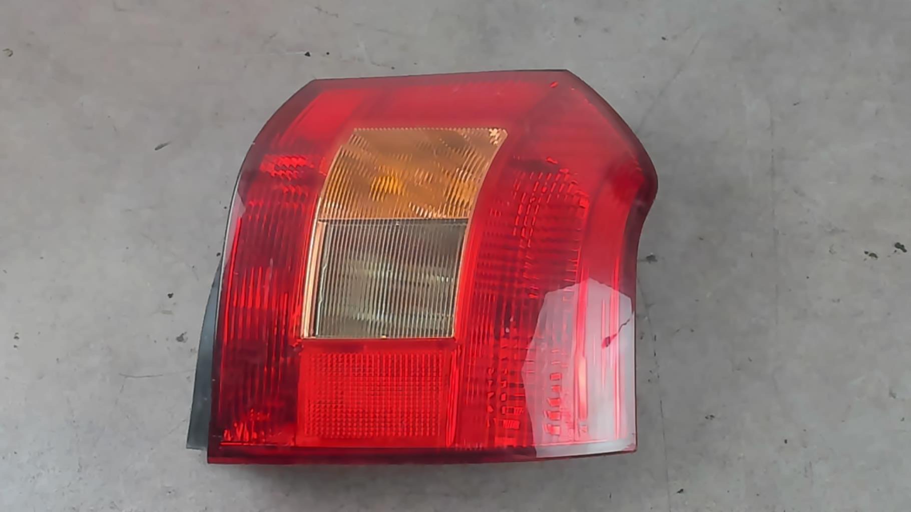 Fanale posteriore principale destro (luci) TOYOTA COROLLA 10 PHASE 1 Diésel - 1