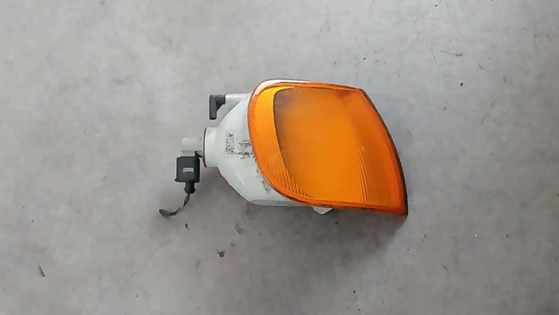 Gruppo ottico anteriore secondario destro (luci)(freccia) VOLKSWAGEN POLO 3 PHASE 1 Gasolina - 1