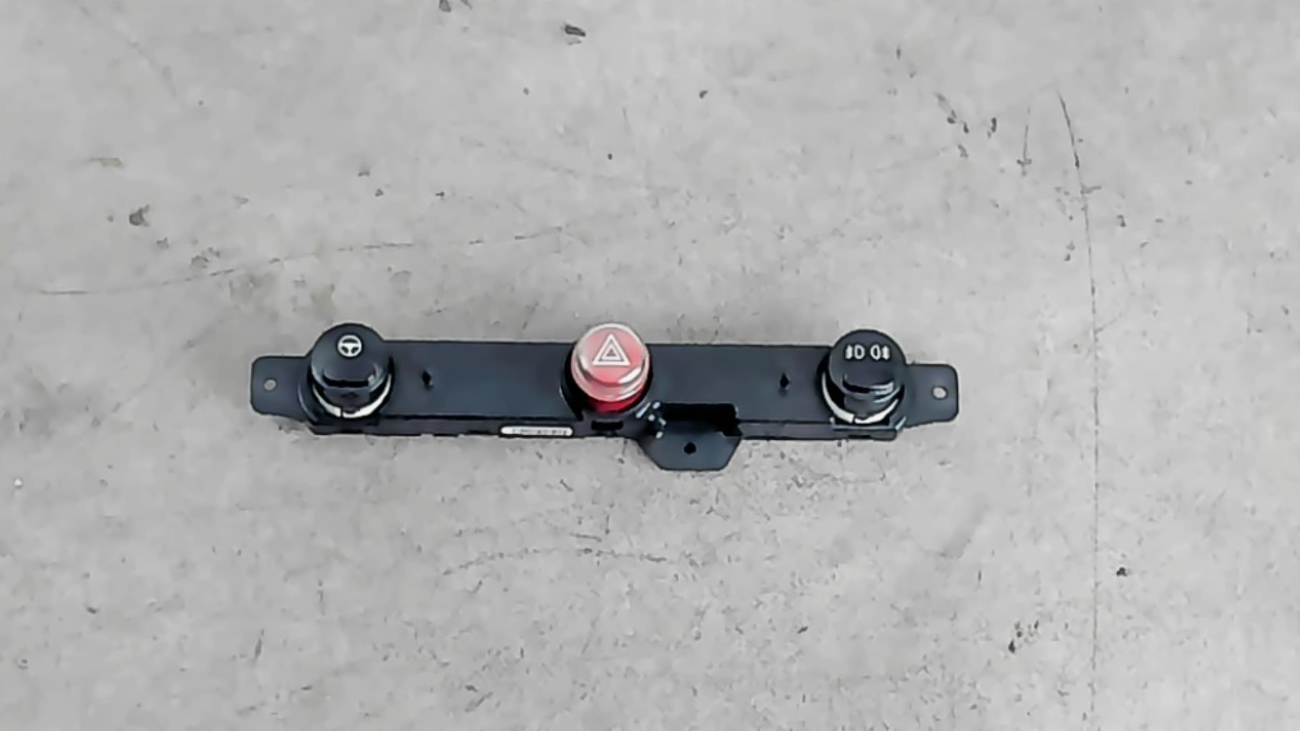 Bouton de warning FIAT 500 2 PHASE 1 Essence - 1