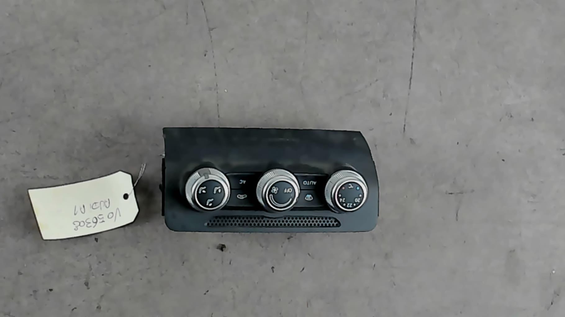 Commande chauffage AUDI A1 1 PHASE 1 Essence - 1