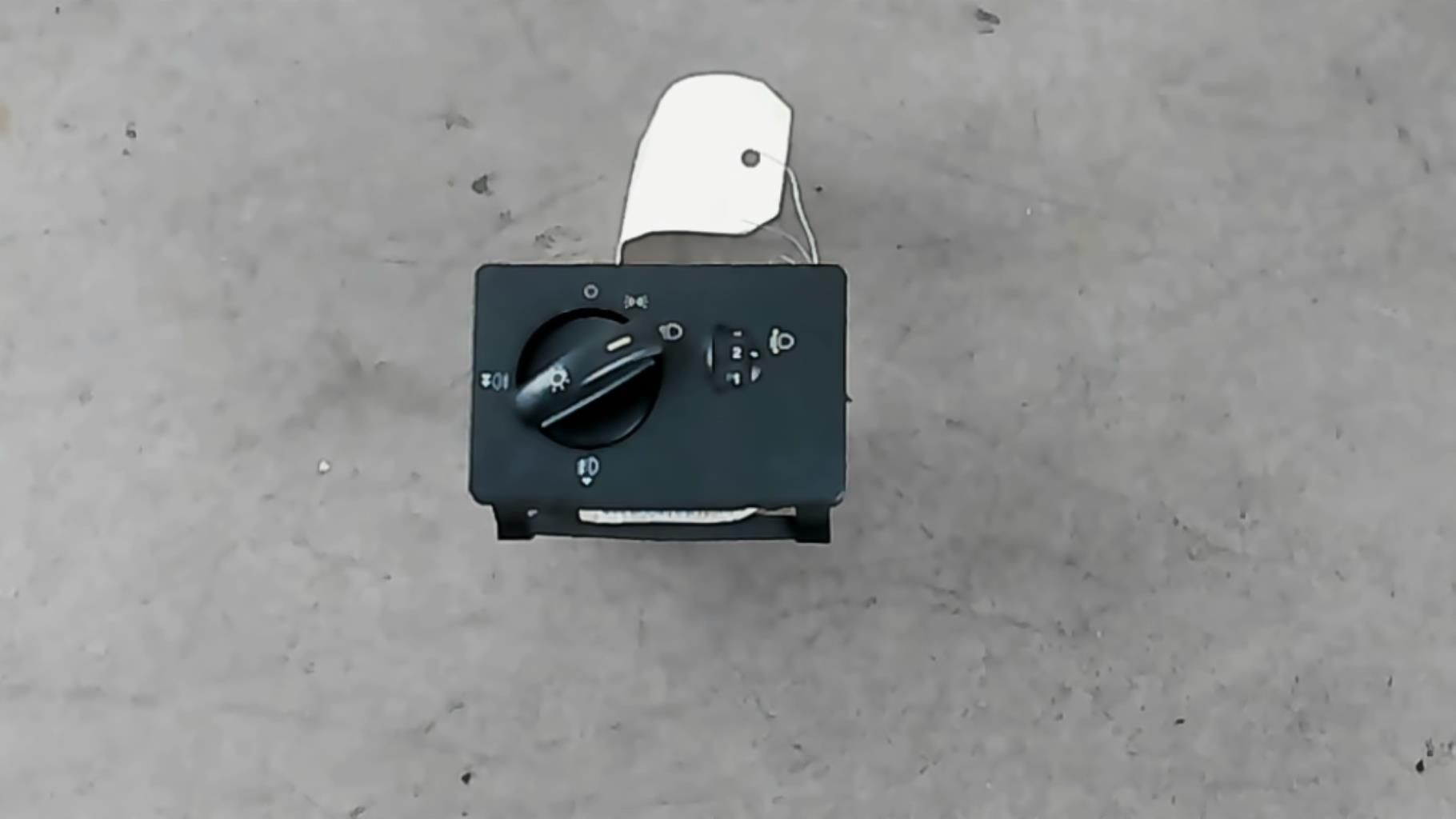 Commande de phare FORD FIESTA 5 PHASE 2 Diesel - 1