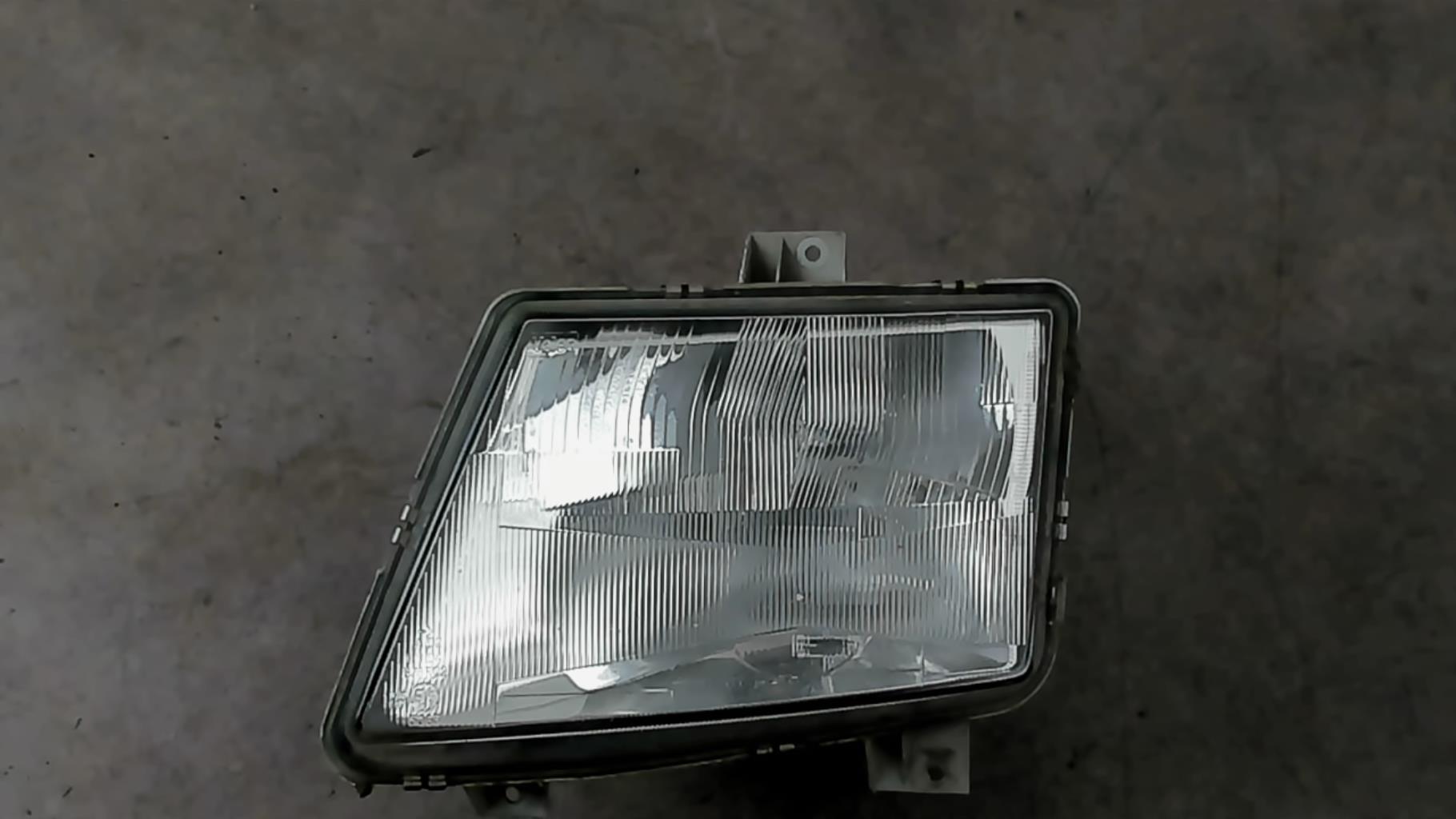 Gruppo ottico anteriore principale sinistro (luci)(faro) MERCEDES VITO 638 Diésel - 1