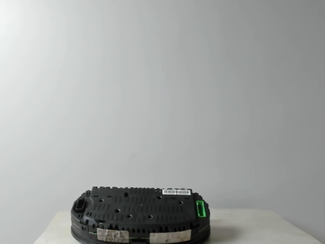 Compteur VOLKSWAGEN POLO 4 PHASE 2 Diesel - 1