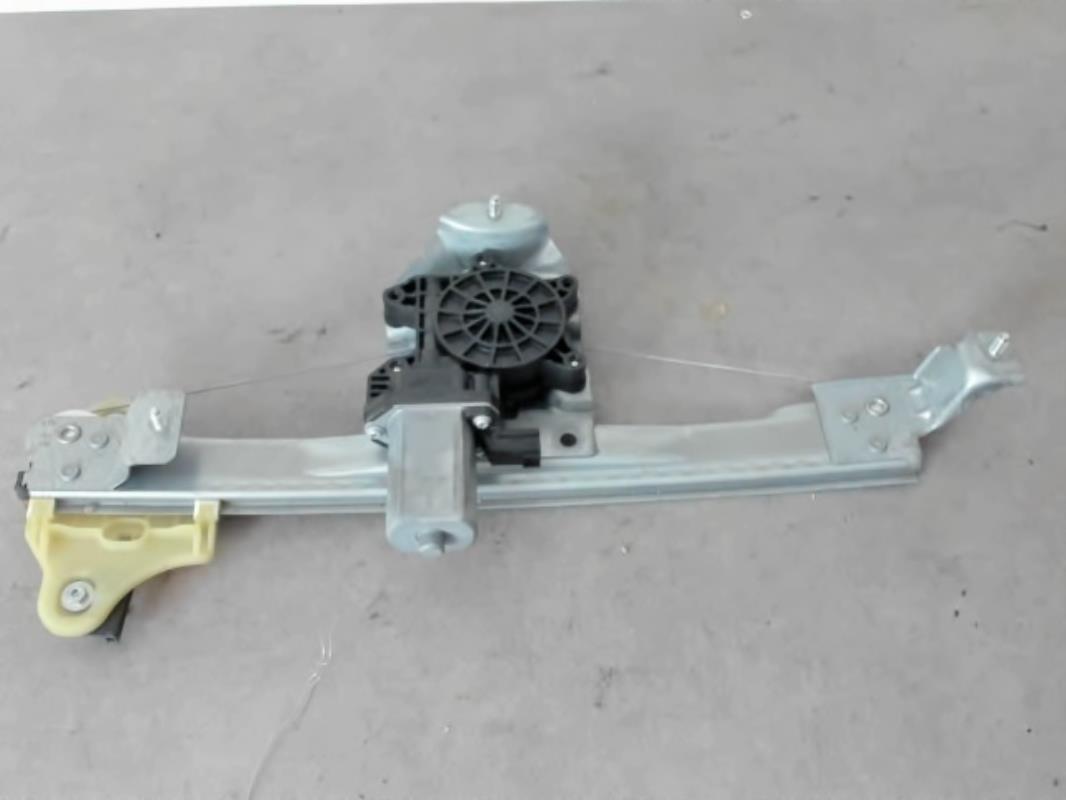 Alzacristalli elettrico posteriore sinistro RENAULT CAPTUR 1 PHASE 1 Gasolina - 1