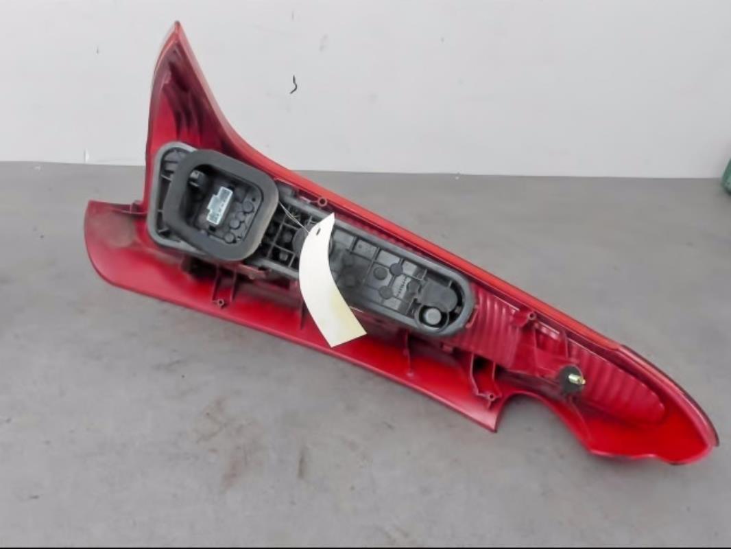 Fanale posteriore principale destro (luci) PEUGEOT 206 PHASE 1 BREAK Gasolina - 1