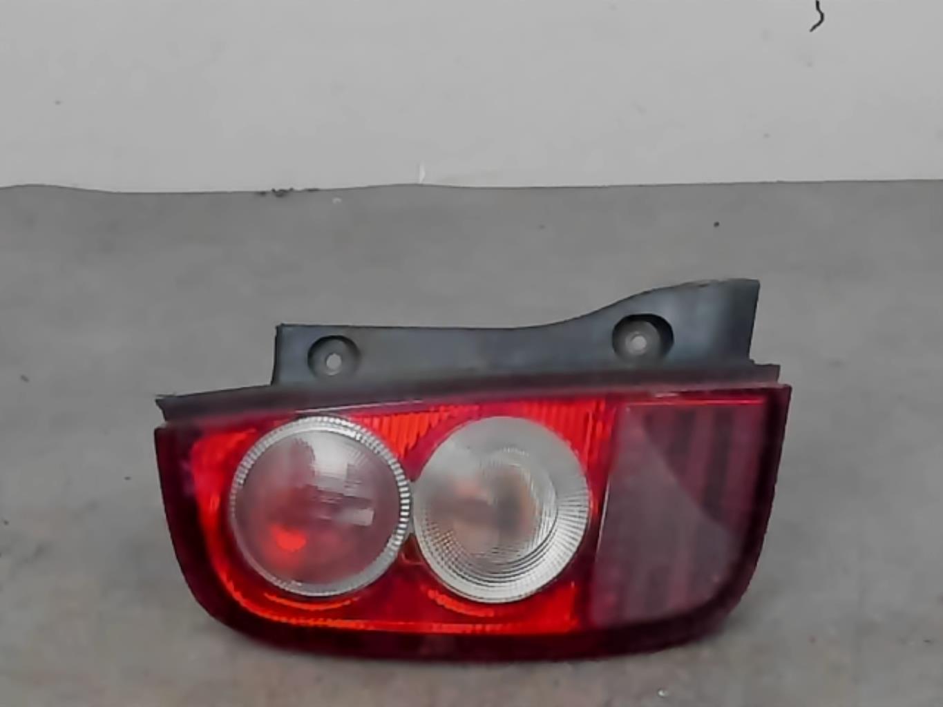 Fanale posteriore principale sinistro (luci) NISSAN MICRA 3 PHASE 1 Diésel - 1
