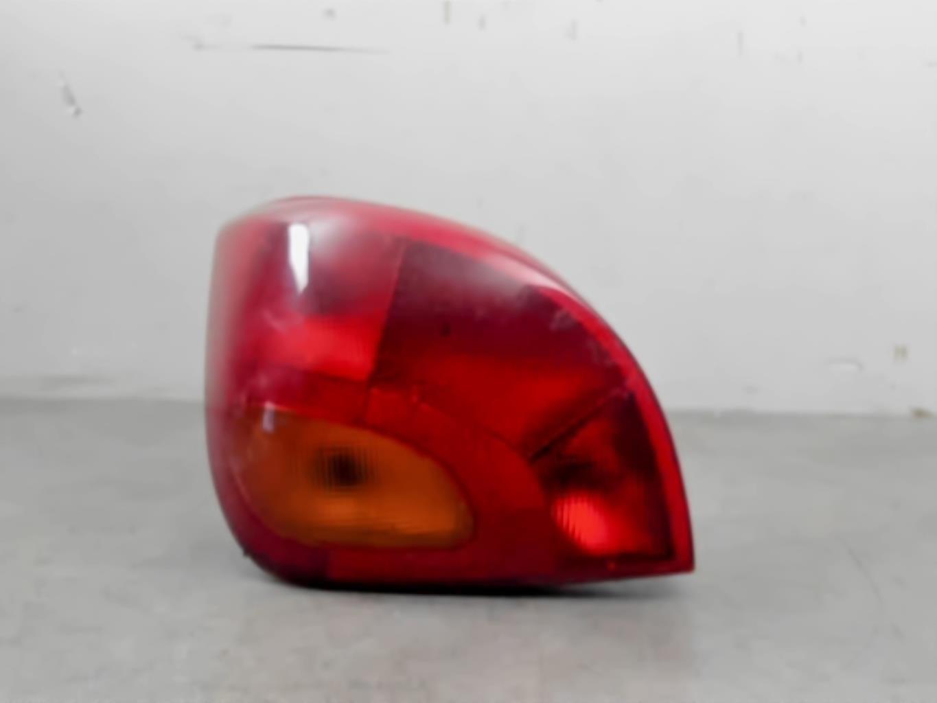 Fanale posteriore principale sinistro (luci) FORD FIESTA 4 PHASE 1 Diésel - 1