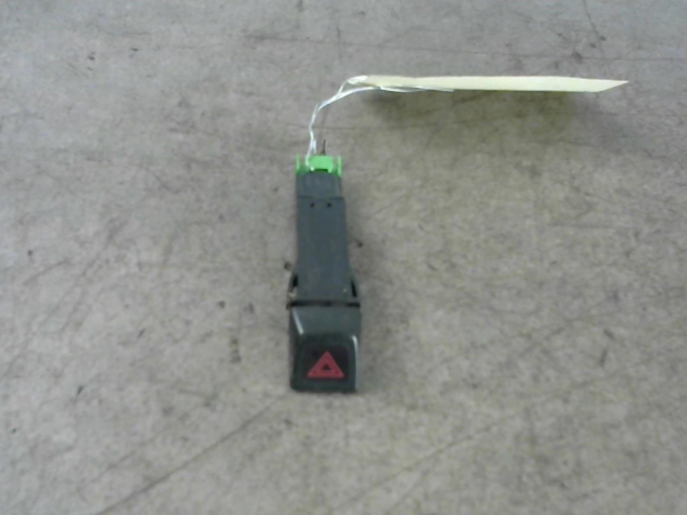 Bouton de warning VOLVO XC 60 1 PHASE 1 Diesel - 1