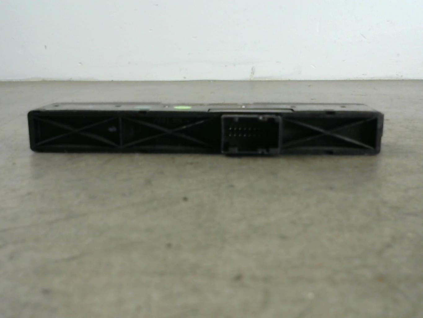 Bouton de warning ALFA ROMEO GT COUPE Diesel - 1