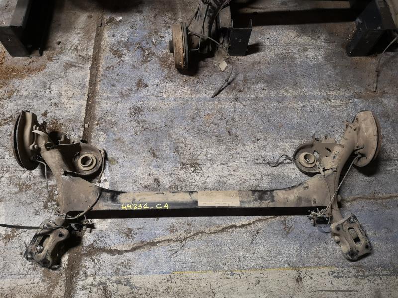 Essieu arriere CITROEN C4 1 PHASE 1 COUPE Essence - 1