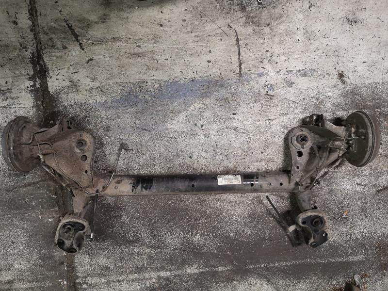 Essieu arriere FORD FIESTA 6 PHASE 1 Diesel - 1
