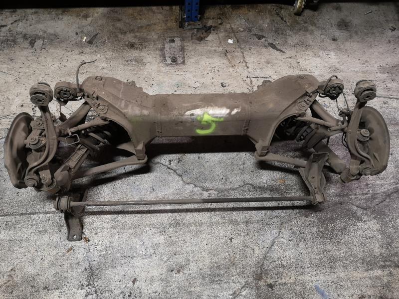 Essieu arriere PEUGEOT 407 PHASE 1 Essence - 1