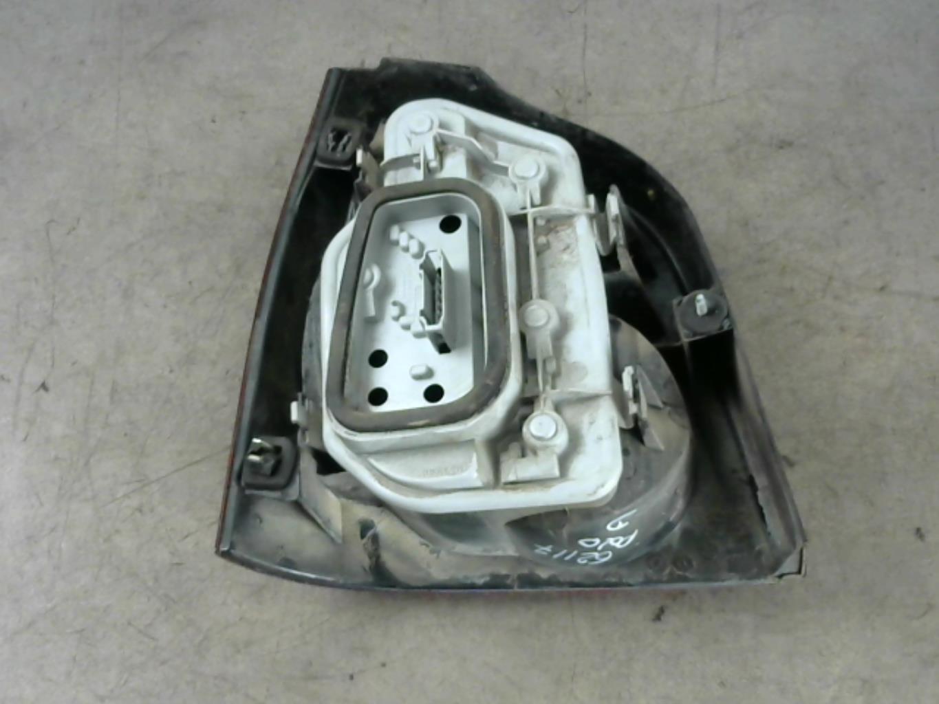 Fanale posteriore principale destro (luci) VOLKSWAGEN POLO 4 PHASE 1 Diésel - 1