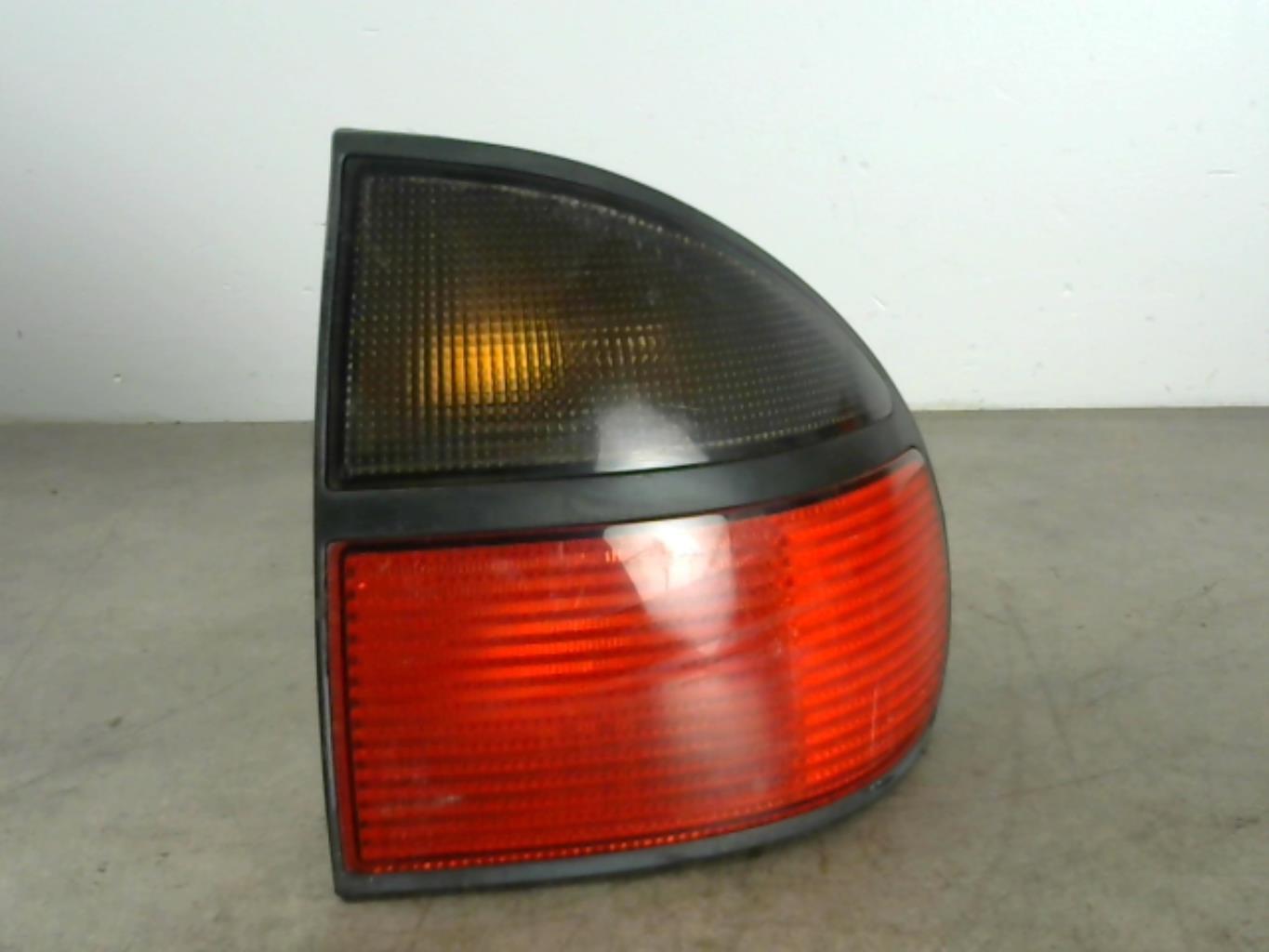 Fanale posteriore principale destro (luci) RENAULT LAGUNA 1 PHASE 2 Diésel - 1