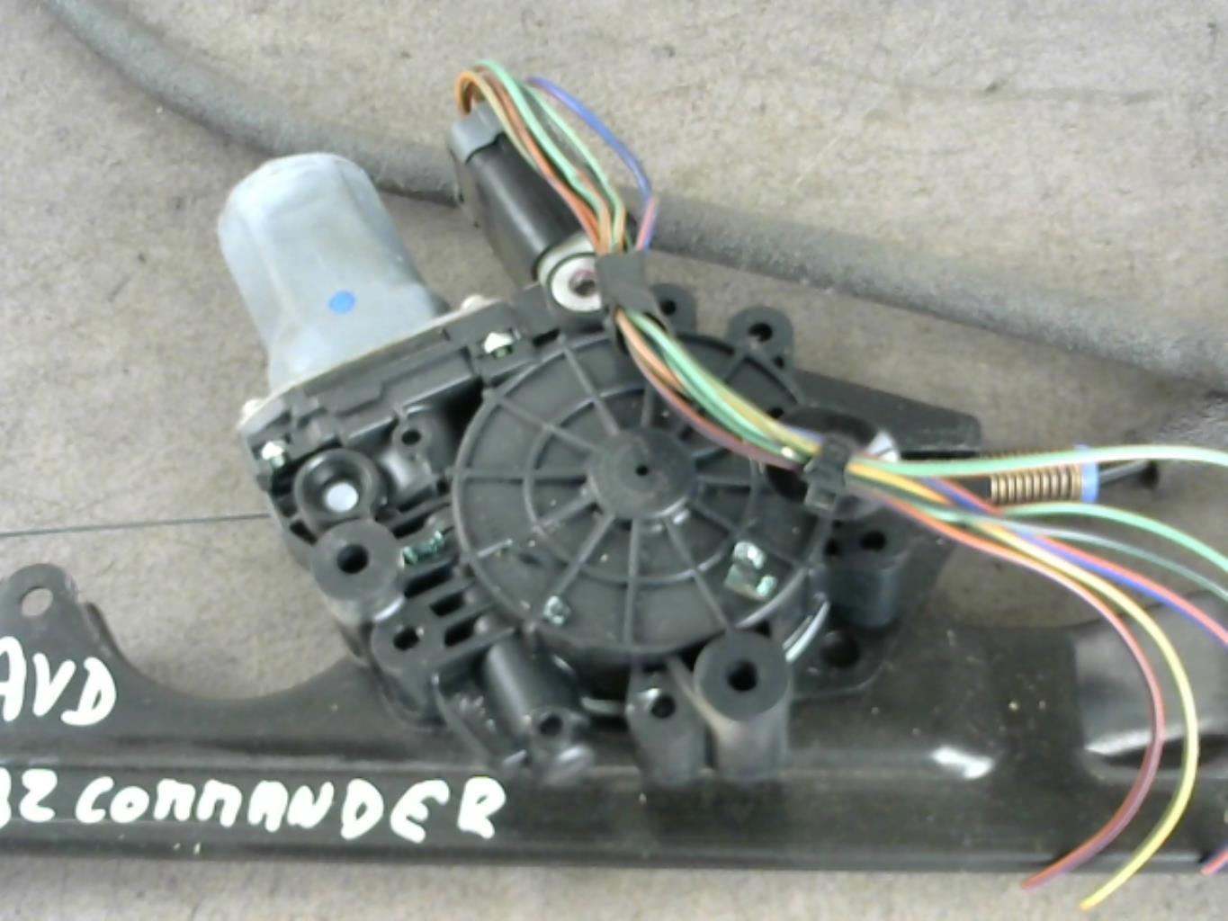 Leve vitre electrique avant droit JEEP COMMANDER Diesel - 1