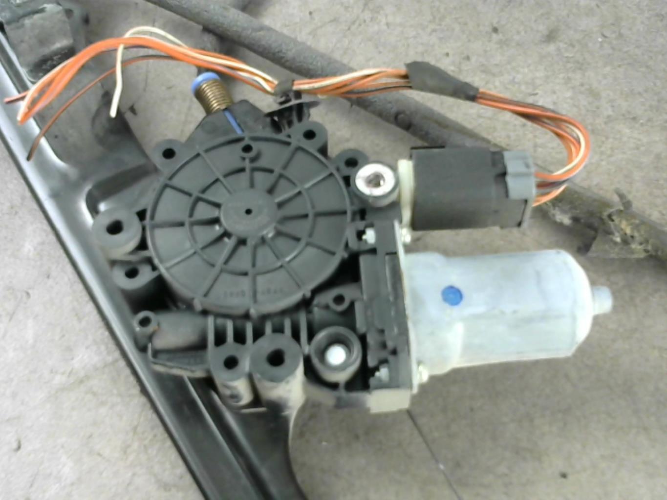 Leve vitre electrique avant gauche JEEP COMMANDER Diesel - 1