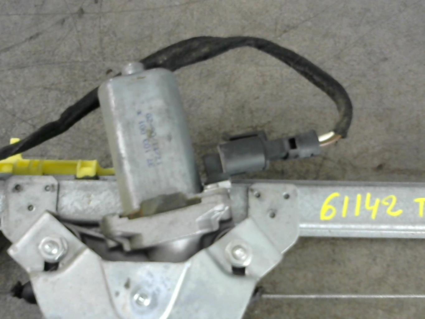 Leve vitre electrique avant droit RENAULT TRAFIC 2 PHASE 2  - 1