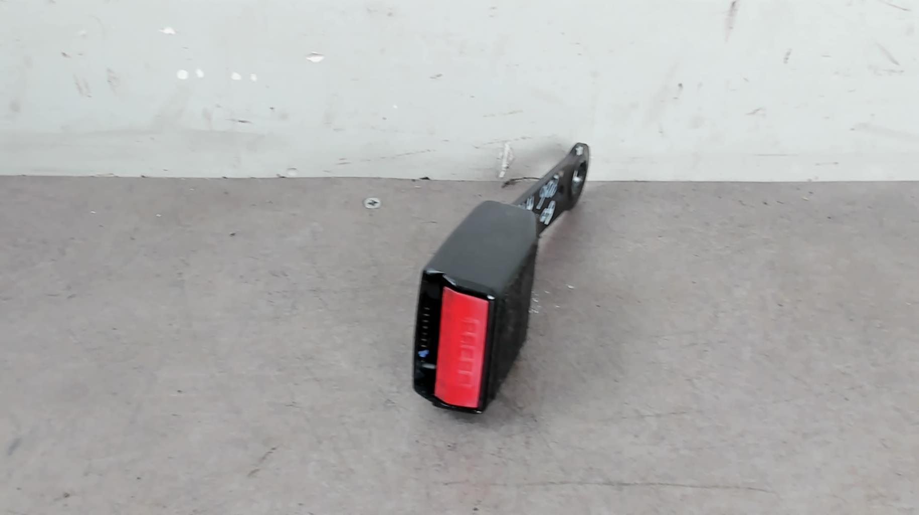 Aggancio cintura sicurezza anteriore destro PEUGEOT 206+ Gasolina - 1