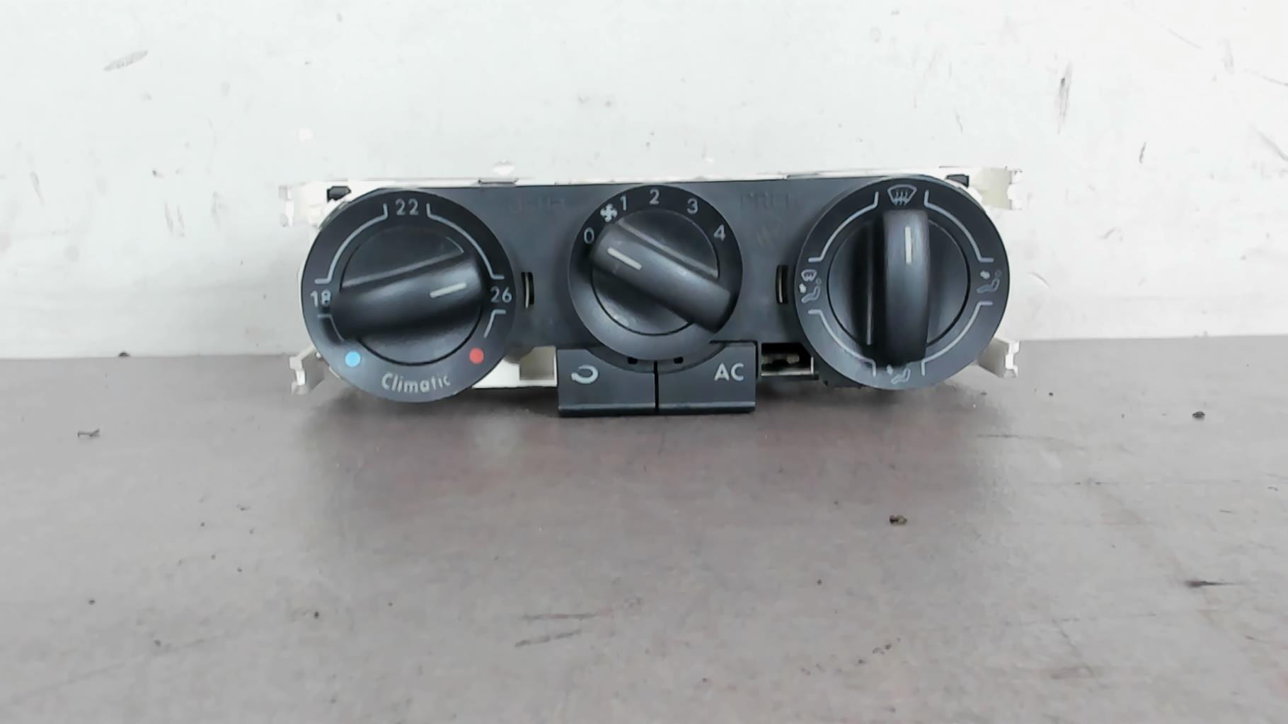 Commande chauffage VOLKSWAGEN POLO 4 PHASE 2 Diesel - 1