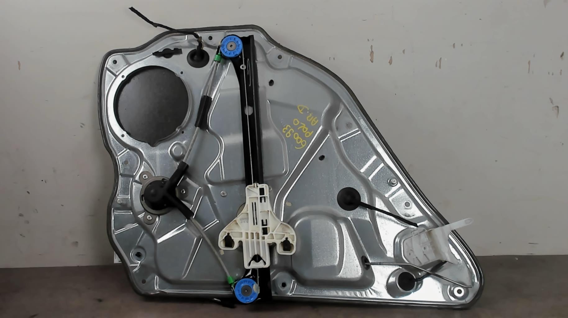 Alzacristalli manuale posteriore destro VOLKSWAGEN POLO 4 PHASE 2 Diésel - 1