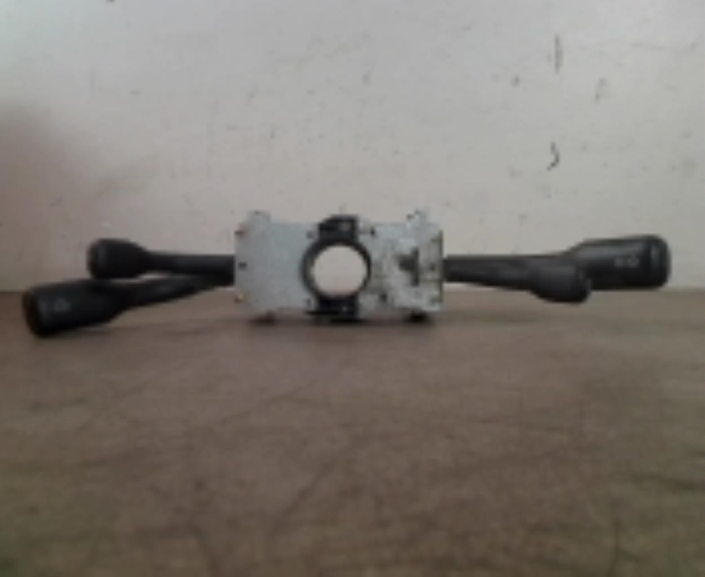 Commodo AUDI 80 3 PHASE 1 Essence - 1