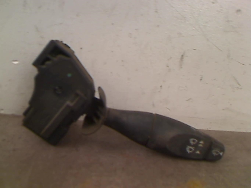 Commodo d'essuie glaces FORD FOCUS 1 Diesel - 1