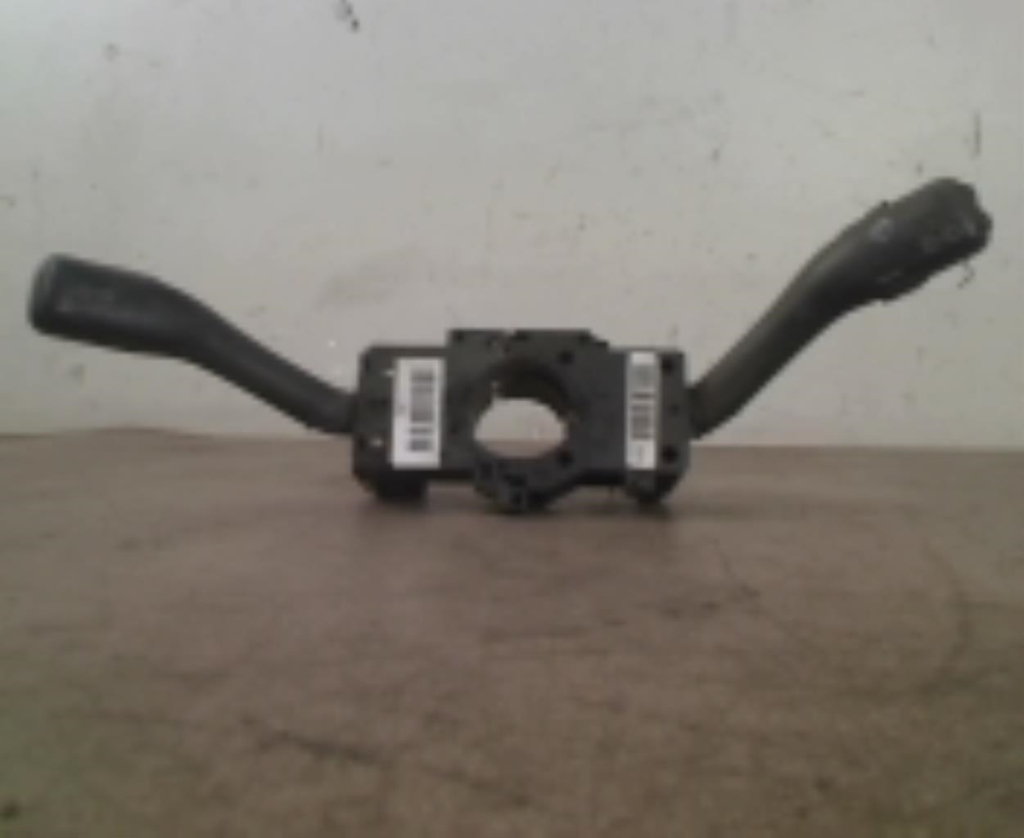 Commodo VOLKSWAGEN PASSAT 4 PHASE 1 BREAK Essence - 1