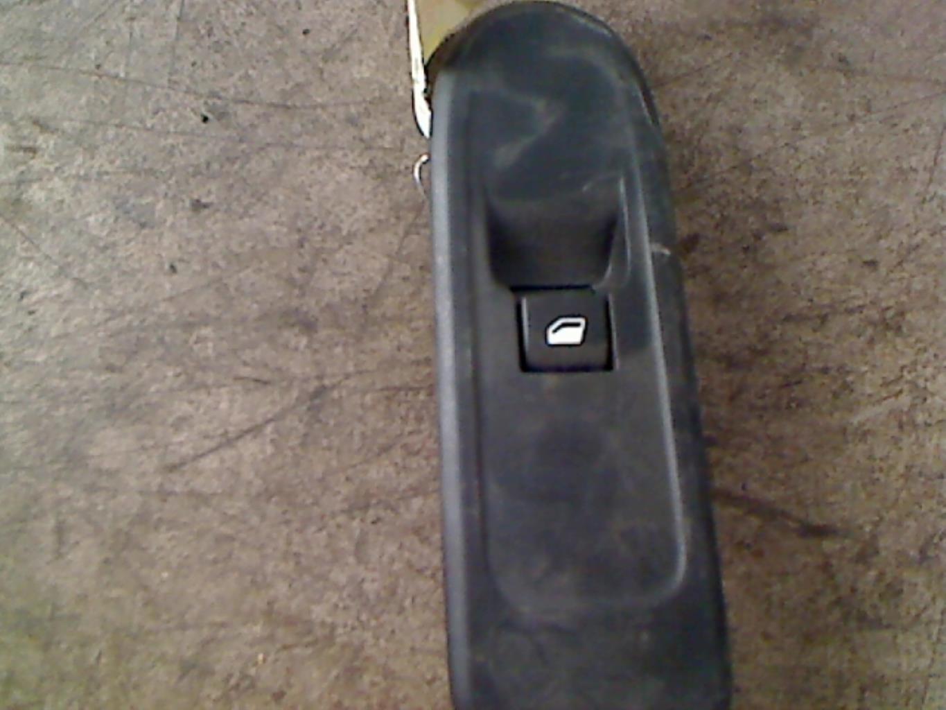 Interruttore lavacristalli posteriore destro CITROEN C3 2 PHASE 1 Diésel - 1