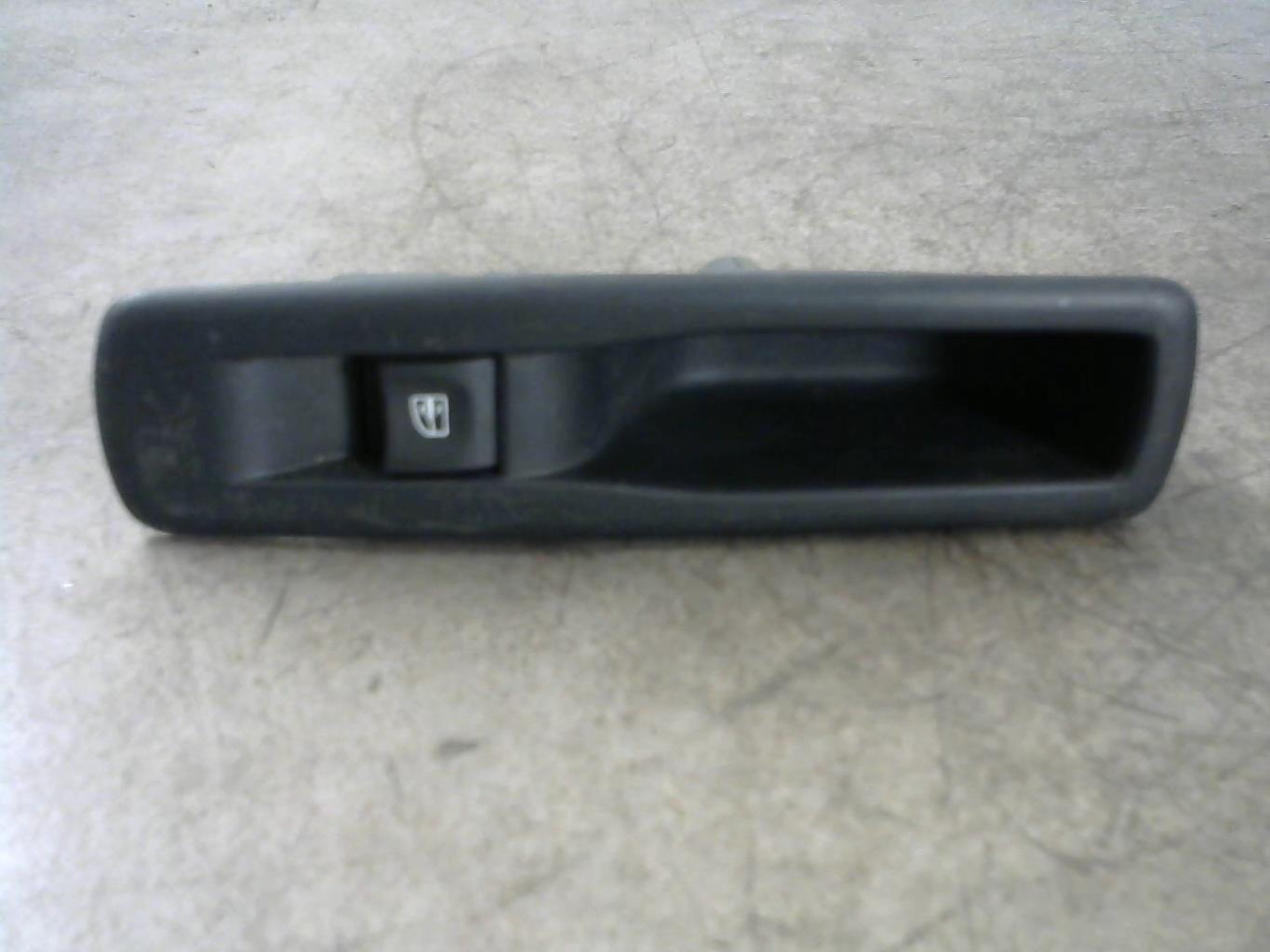 Interruttore lavacristalli posteriore sinistro RENAULT MEGANE 3 PHASE 1 Diésel - 1