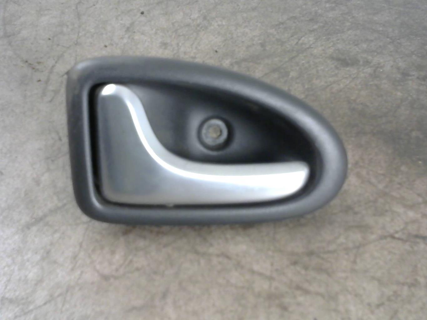 Maniglia interna posteriore sinistra RENAULT CLIO 2 CAMPUS PHASE 2 Gasolina - 1