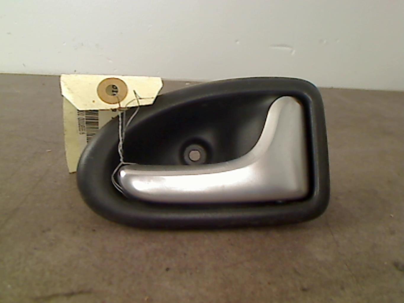 Maniglia interna posteriore destra RENAULT CLIO 2 CAMPUS PHASE 2 Gasolina - 1