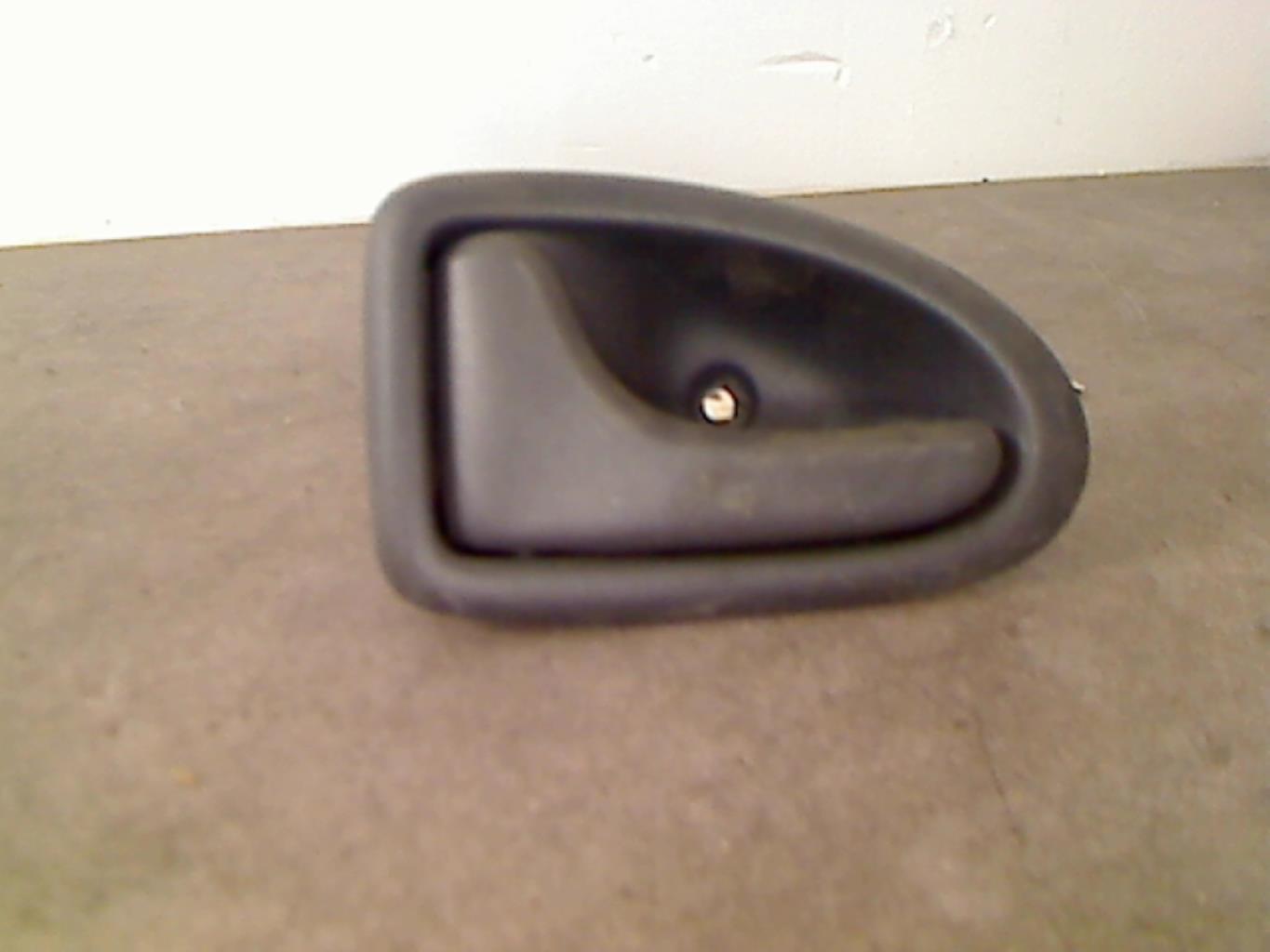 Maniglia interna posteriore destra RENAULT CLIO 2 PHASE 1 Gasolina - 1