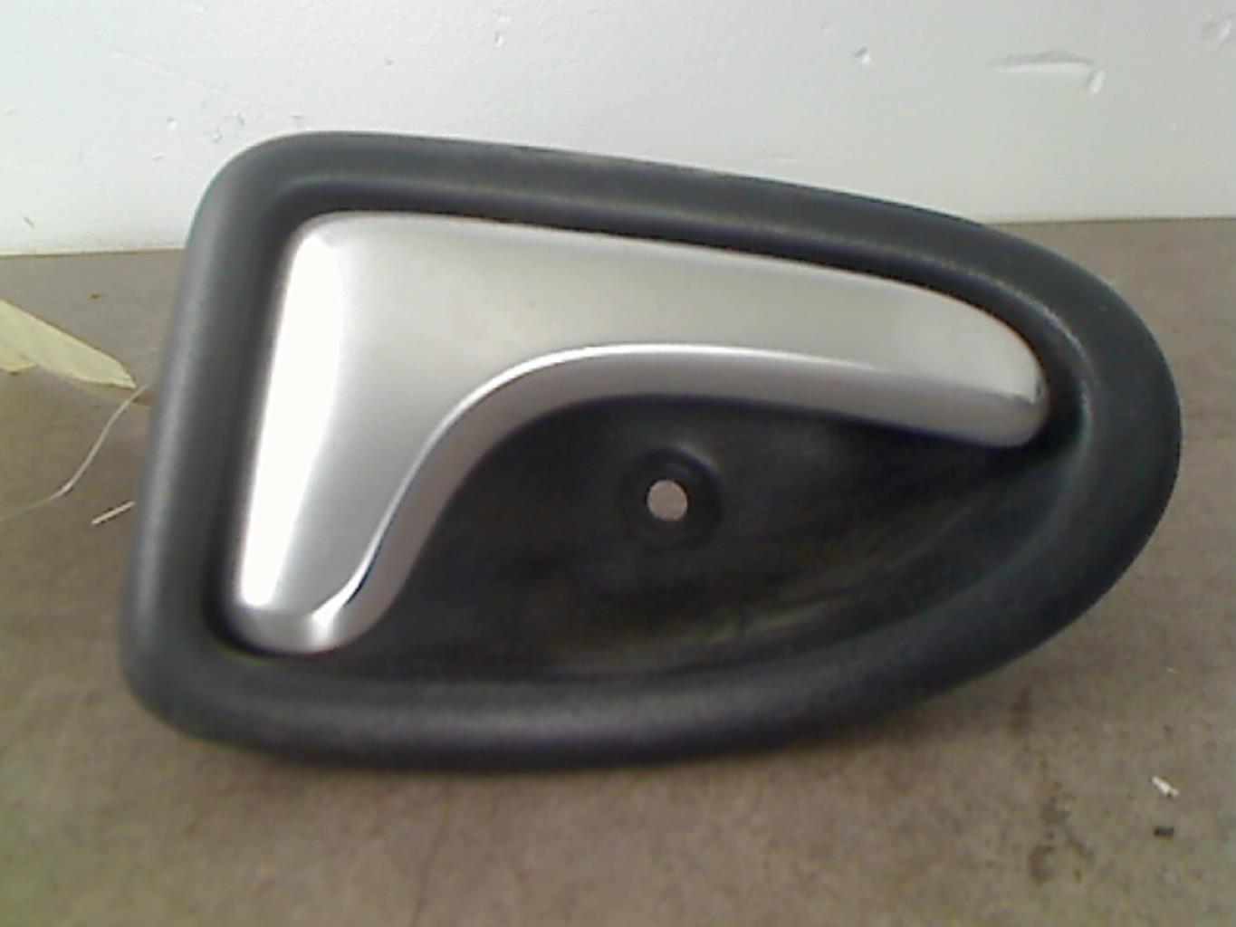 Maniglia interna posteriore destra RENAULT CLIO 2 PHASE 2 Diésel - 1