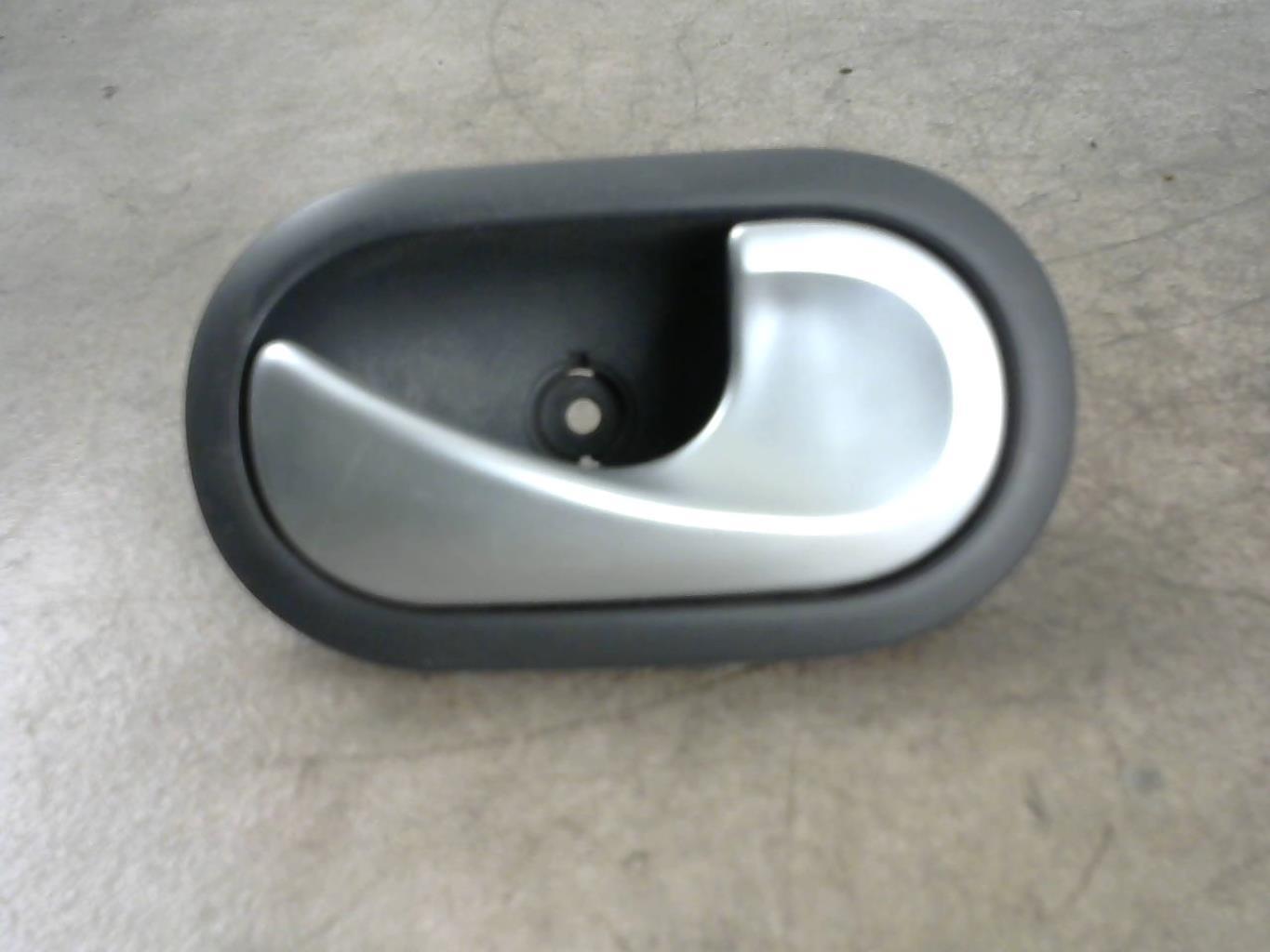 Maniglia interna posteriore destra RENAULT CLIO 3 PHASE 2 Diésel - 1