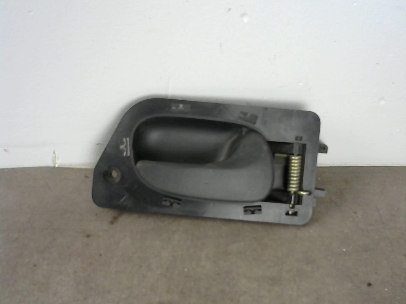 Maniglia interna posteriore destra RENAULT LAGUNA 1 PHASE 1 Gasolina - 1