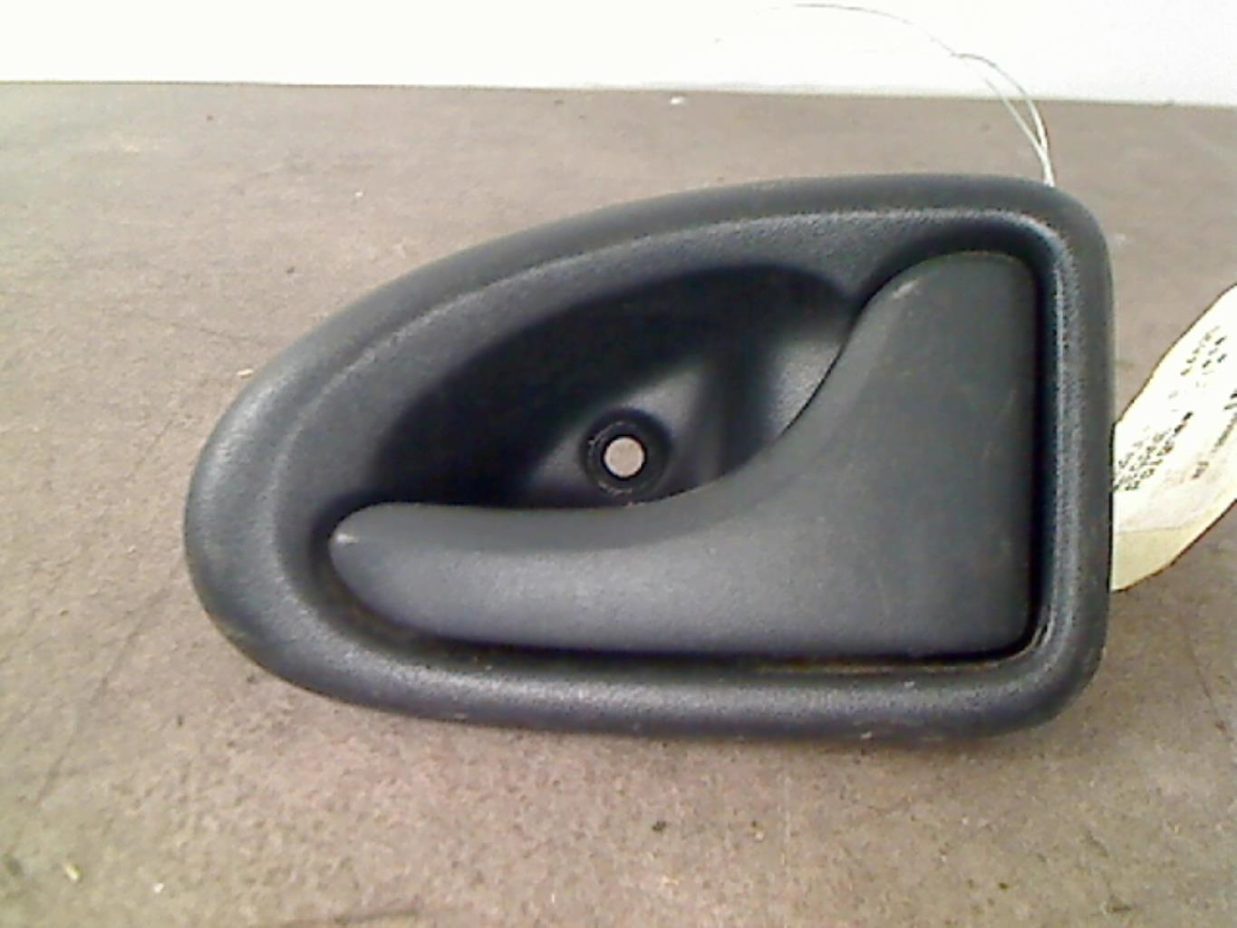 Maniglia interna posteriore destra RENAULT MEGANE 1 PHASE 1 Diésel - 1