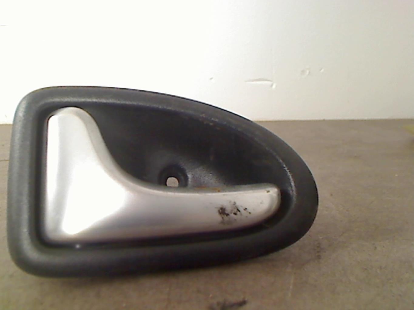 Maniglia interna posteriore sinistra RENAULT CLIO 2 PHASE 2 Gasolina - 1
