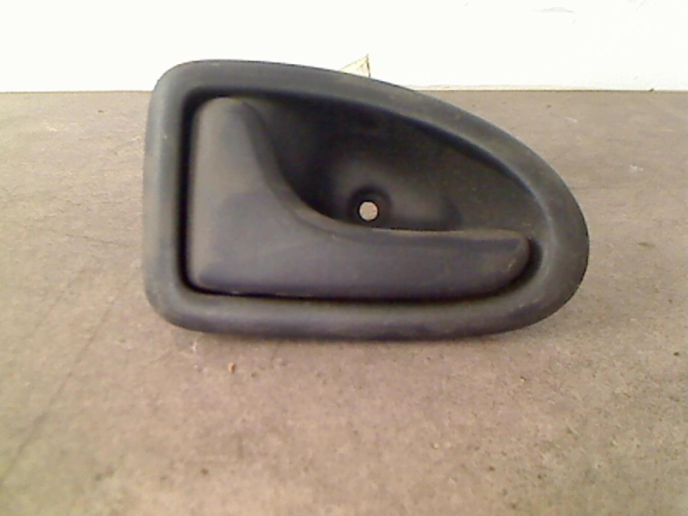 Maniglia interna posteriore sinistra RENAULT CLIO 2 PHASE 2 Diésel - 1