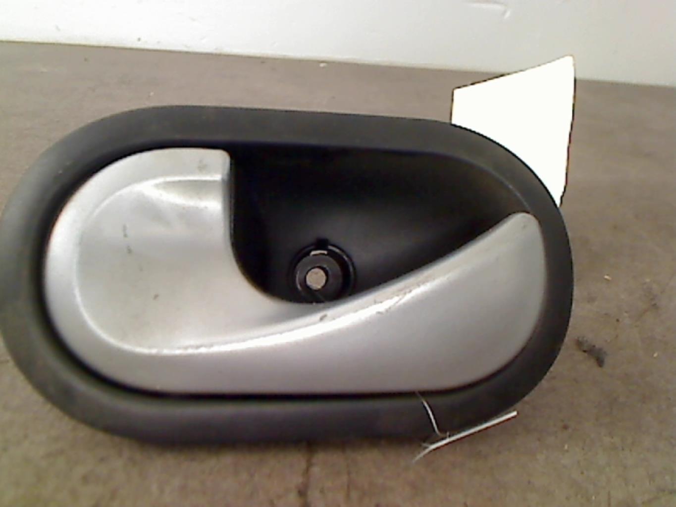 Maniglia interna posteriore sinistra RENAULT CLIO 3 PHASE 2 Diésel - 1