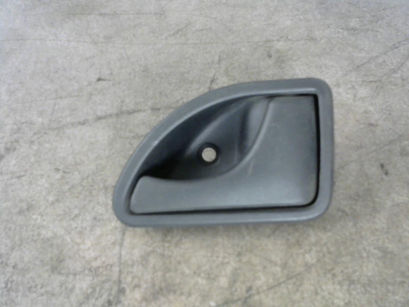 Maniglia interna anteriore destra RENAULT KANGOO 1 PHASE 1 Diésel - 1