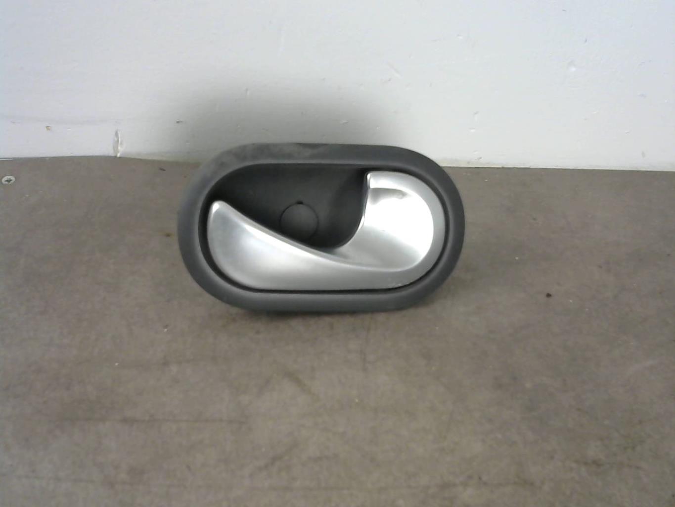Poignee interieur avant droit RENAULT MODUS PHASE 1 Diesel - 1