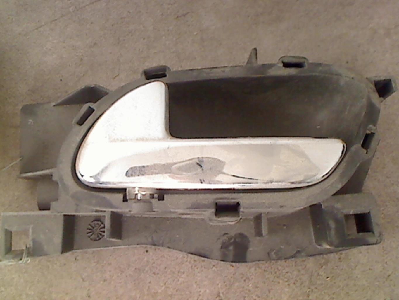 Poignee interieur avant gauche CITROEN C4 1 PHASE 1 Diesel - 1